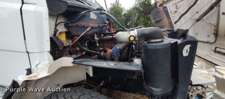 image for item LK9296 2002 Freightliner FL70  bucket truck