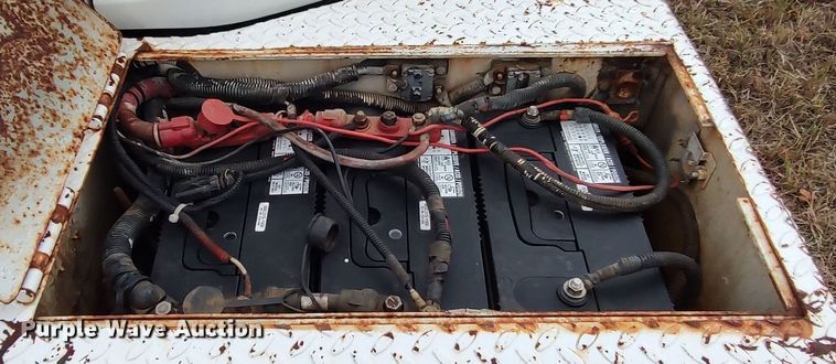 image for item LK9296 2002 Freightliner FL70  bucket truck