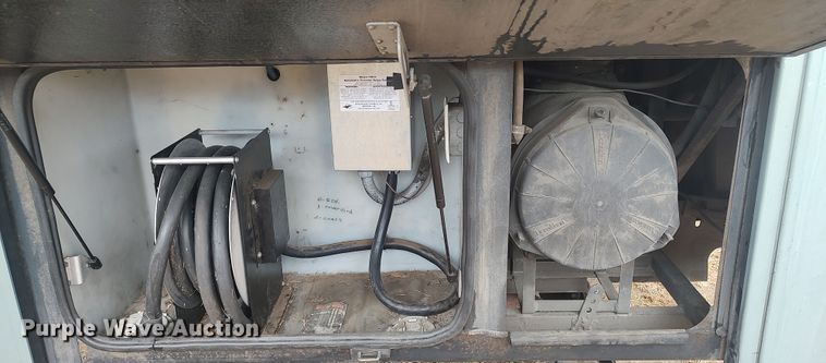 image for item LK9301 2001 Monaco Endeavor  RV