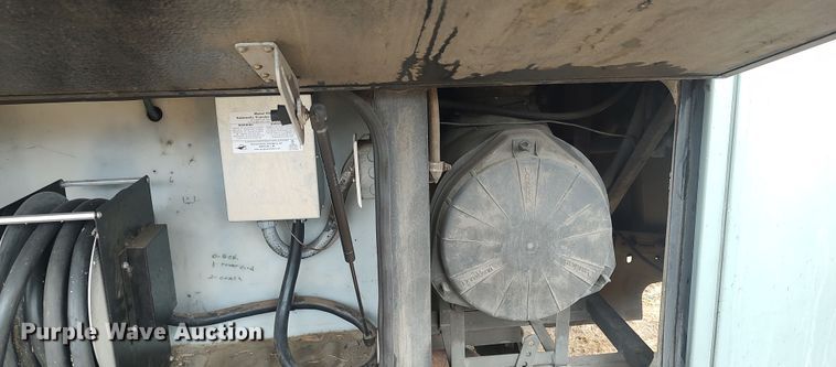 image for item LK9301 2001 Monaco Endeavor  RV