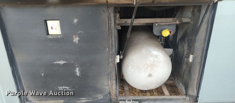 image for item LK9301 2001 Monaco Endeavor  RV