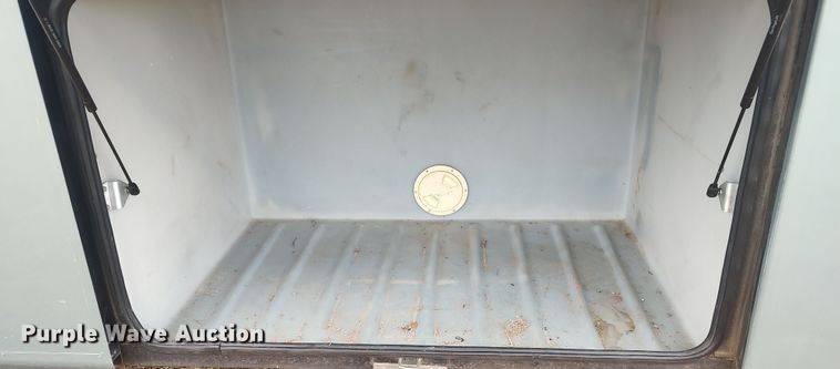 image for item LK9301 2001 Monaco Endeavor  RV