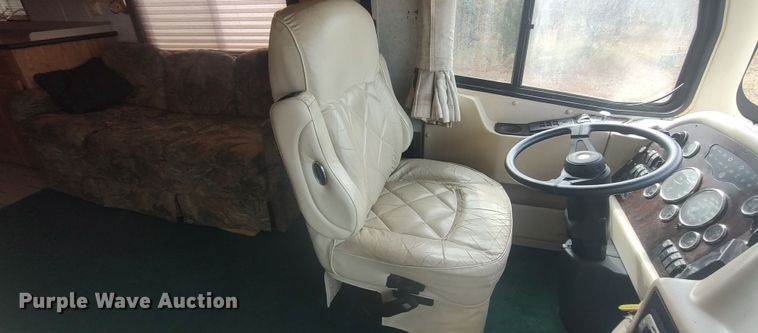 image for item LK9301 2001 Monaco Endeavor  RV