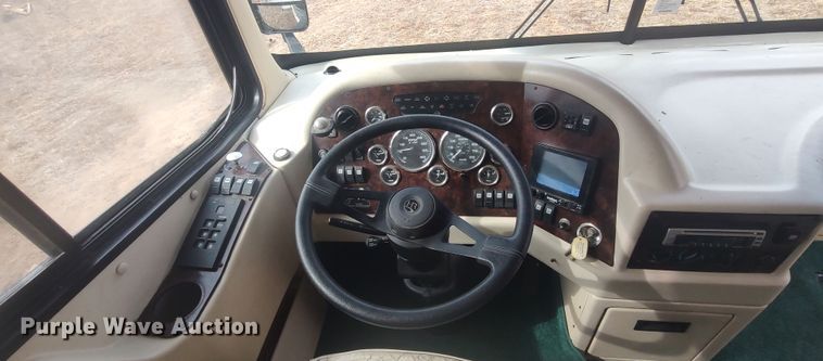 image for item LK9301 2001 Monaco Endeavor  RV