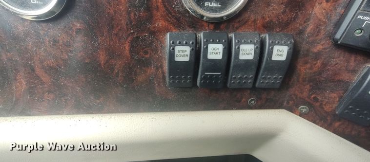 image for item LK9301 2001 Monaco Endeavor  RV