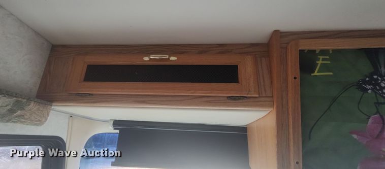 image for item LK9301 2001 Monaco Endeavor  RV