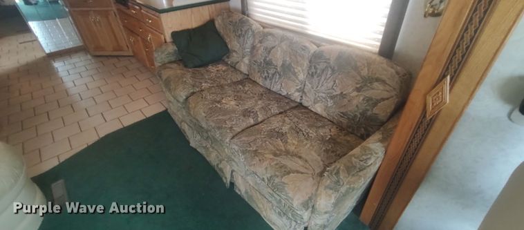 image for item LK9301 2001 Monaco Endeavor  RV