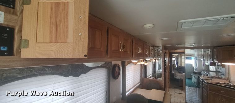 image for item LK9301 2001 Monaco Endeavor  RV