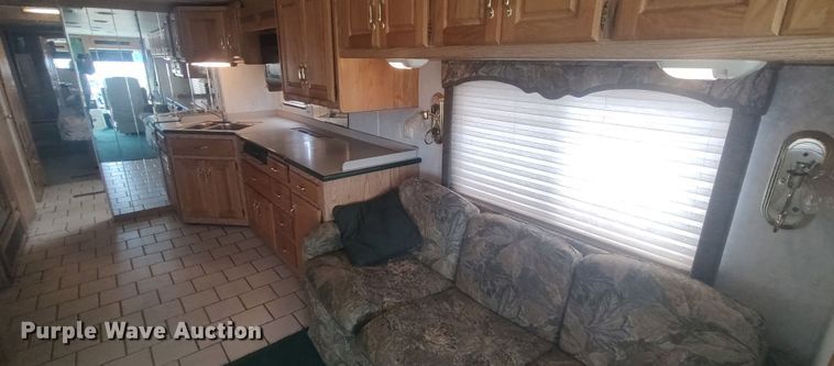 image for item LK9301 2001 Monaco Endeavor  RV