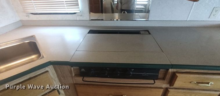 image for item LK9301 2001 Monaco Endeavor  RV