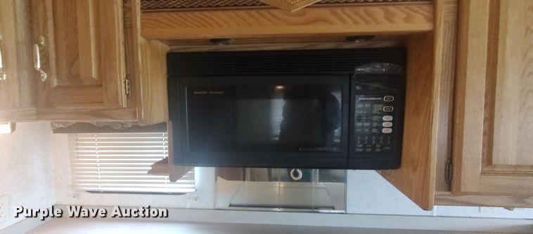 image for item LK9301 2001 Monaco Endeavor  RV