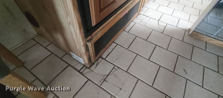 image for item LK9301 2001 Monaco Endeavor  RV