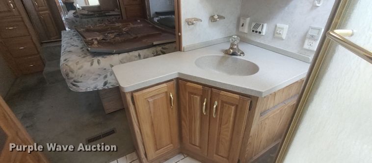 image for item LK9301 2001 Monaco Endeavor  RV