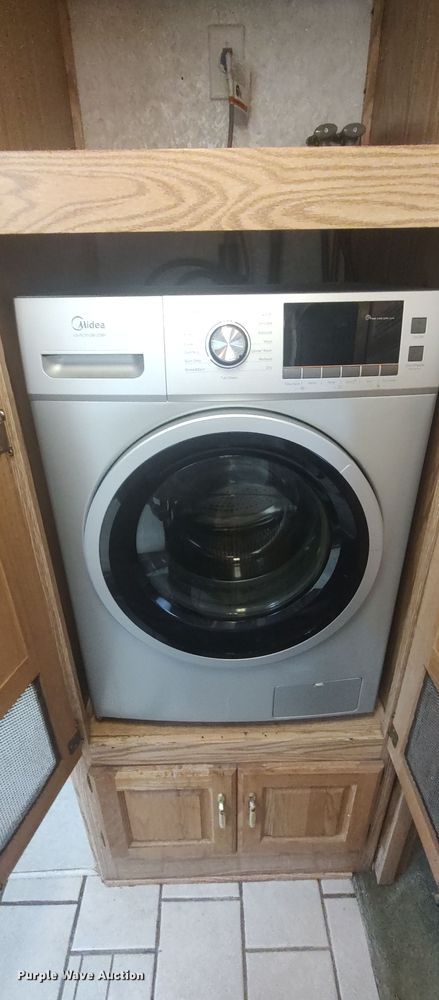 image for item LK9301 2001 Monaco Endeavor  RV