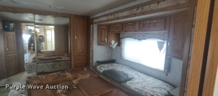 image for item LK9301 2001 Monaco Endeavor  RV