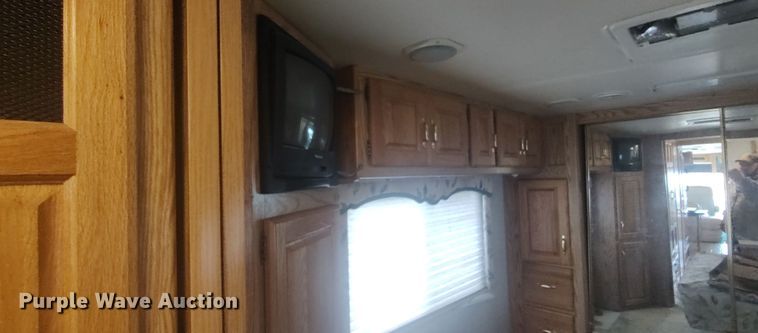 image for item LK9301 2001 Monaco Endeavor  RV