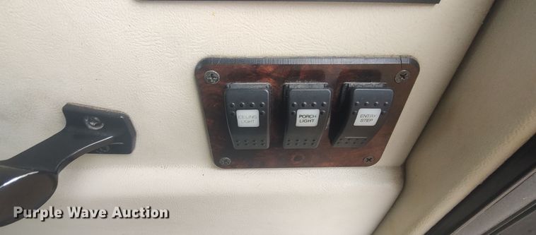 image for item LK9301 2001 Monaco Endeavor  RV