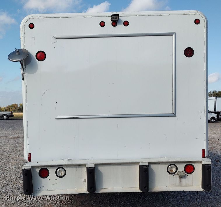 image for item LK9322 2006 Freightliner M2  delivery truck