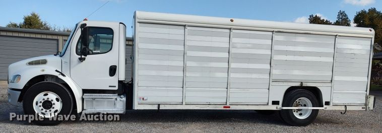 image for item LK9322 2006 Freightliner M2  delivery truck