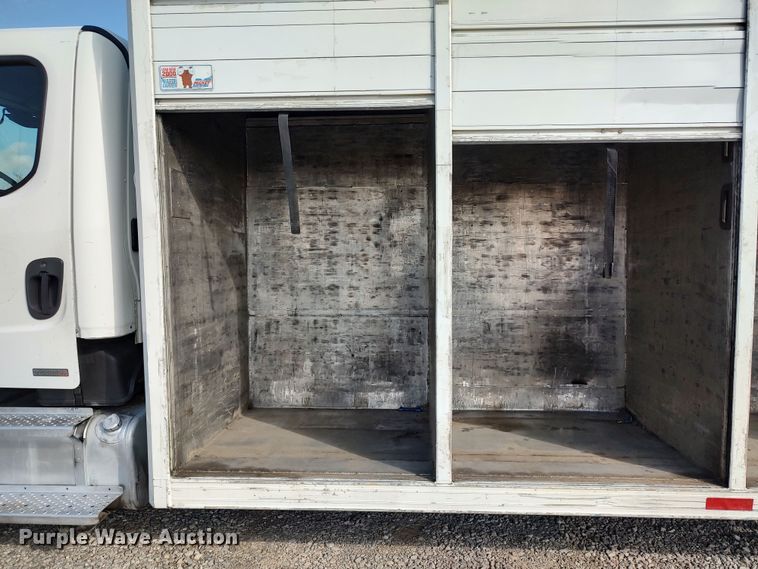 image for item LK9322 2006 Freightliner M2  delivery truck