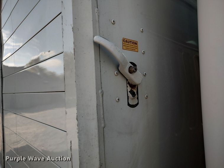 image for item LK9322 2006 Freightliner M2  delivery truck