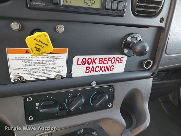 image for item LK9322 2006 Freightliner M2  delivery truck