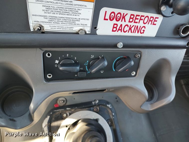 image for item LK9322 2006 Freightliner M2  delivery truck