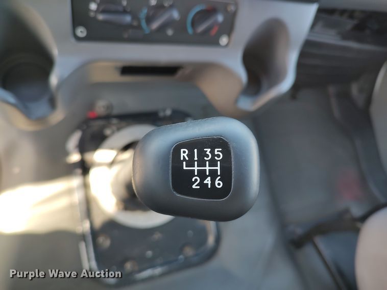 image for item LK9322 2006 Freightliner M2  delivery truck