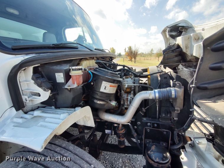 image for item LK9322 2006 Freightliner M2  delivery truck