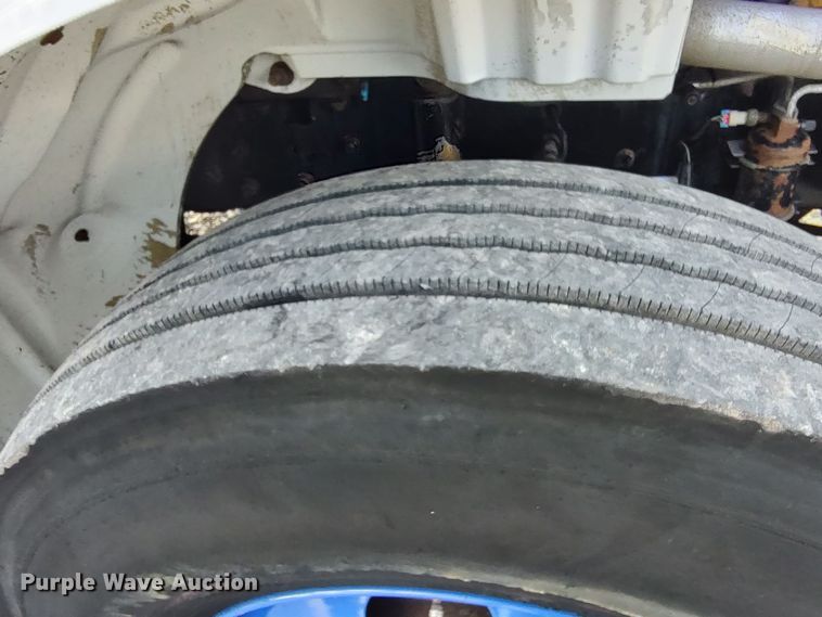 image for item LK9322 2006 Freightliner M2  delivery truck