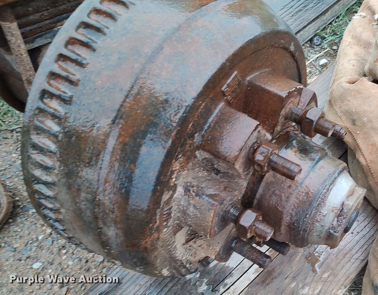 image for item LK9339 (3) axles