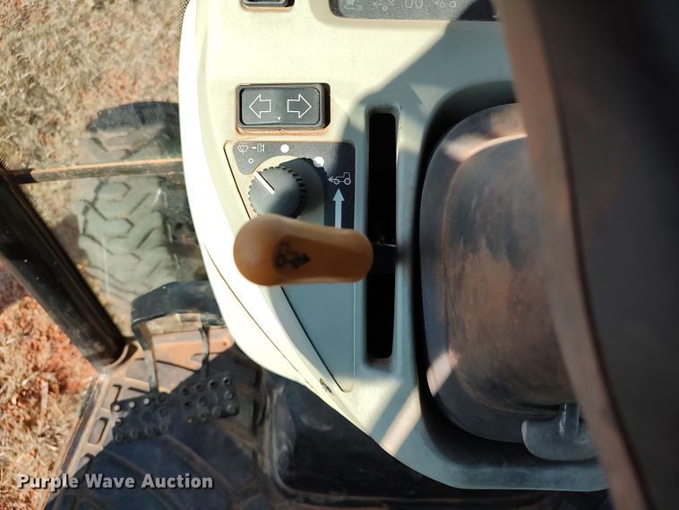 image for item LK9357 2011 John Deere 4720 MFWD tractor