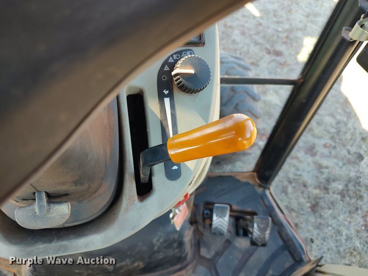 image for item LK9357 2011 John Deere 4720 MFWD tractor