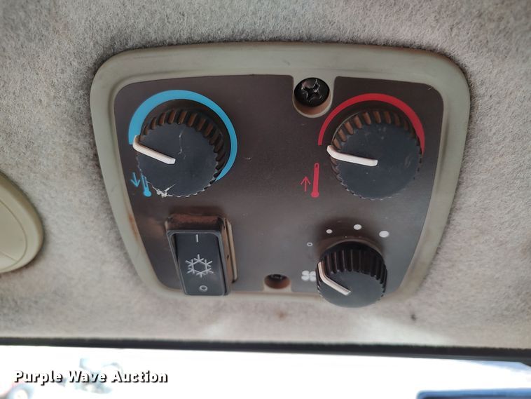 image for item LK9357 2011 John Deere 4720 MFWD tractor