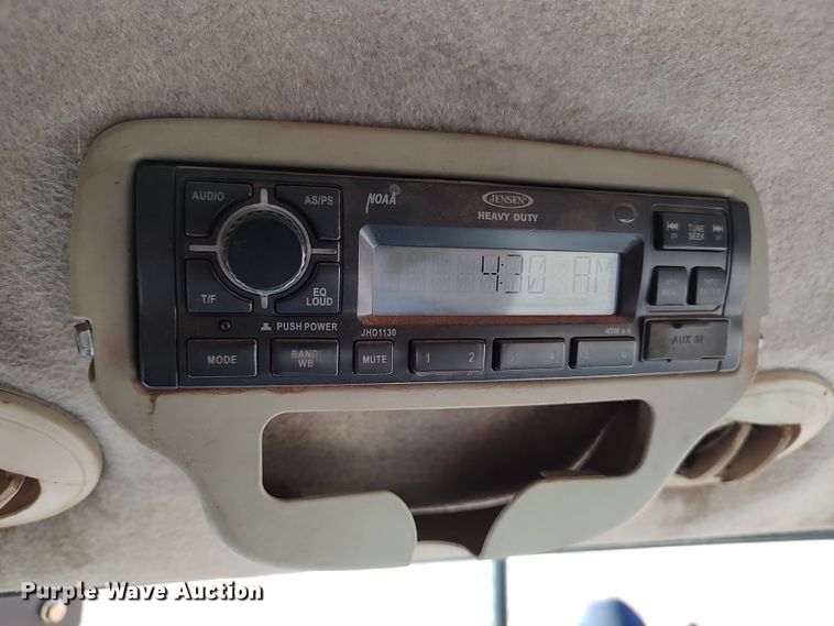 image for item LK9357 2011 John Deere 4720 MFWD tractor