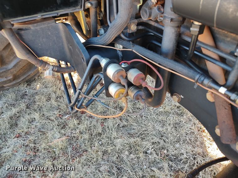 image for item LK9357 2011 John Deere 4720 MFWD tractor