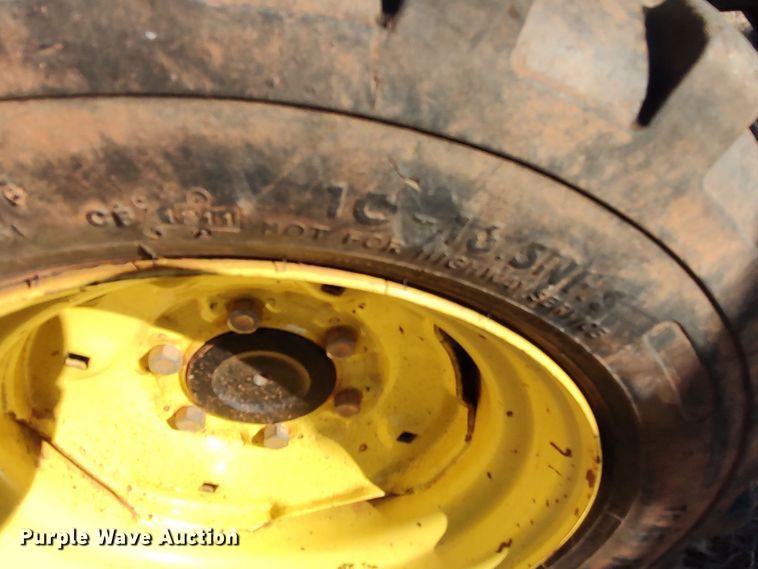 image for item LK9357 2011 John Deere 4720 MFWD tractor