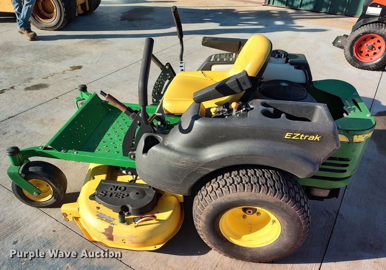 image for item LK9376 2008 John Deere Z425  ZTR lawn mower