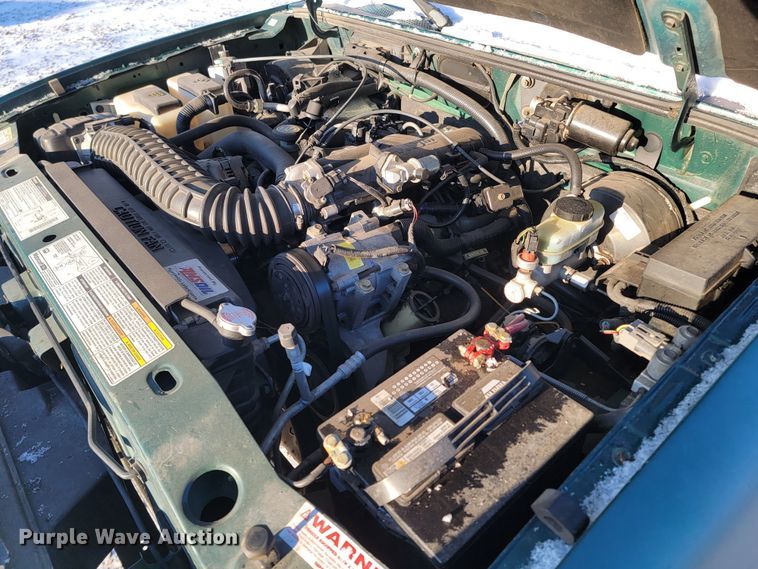 image for item LL9734 1999 Mazda B4000 SE  Cab Plus pickup truck