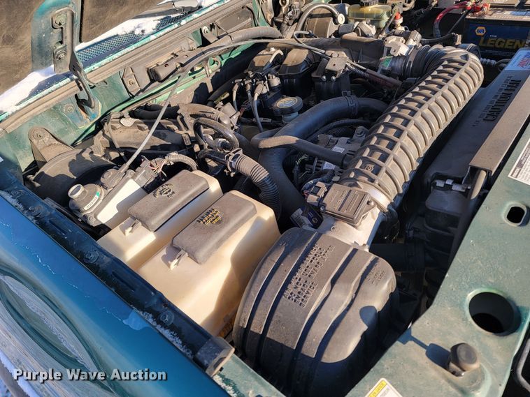 image for item LL9734 1999 Mazda B4000 SE  Cab Plus pickup truck