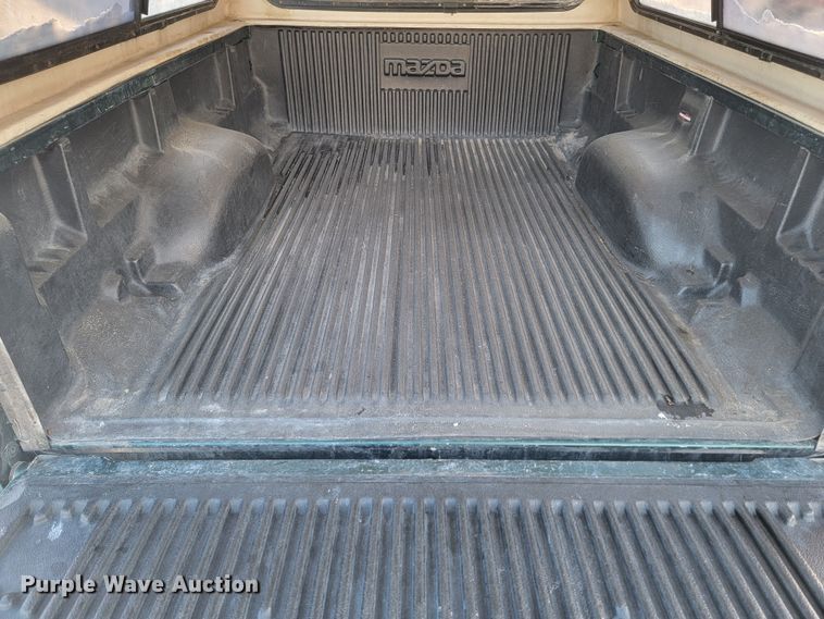 image for item LL9734 1999 Mazda B4000 SE  Cab Plus pickup truck