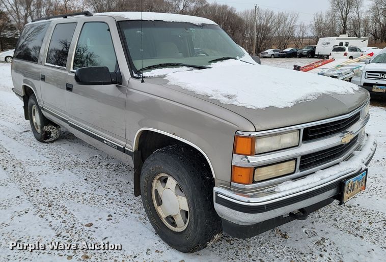 image for item LL9735 1999 Chevrolet Suburban K1500  SUV