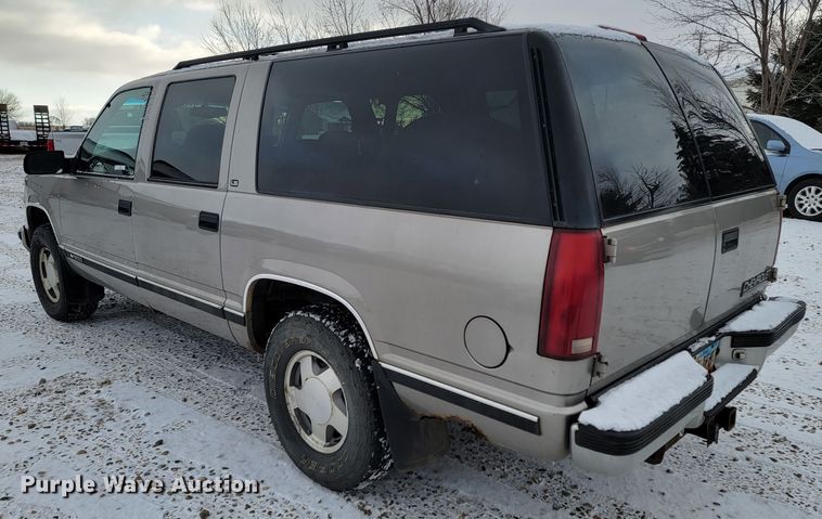 image for item LL9735 1999 Chevrolet Suburban K1500  SUV