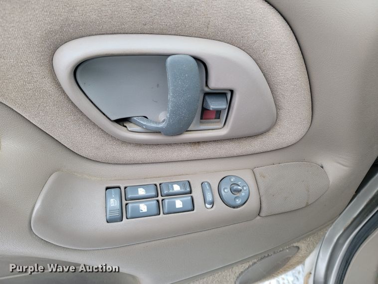 image for item LL9735 1999 Chevrolet Suburban K1500  SUV