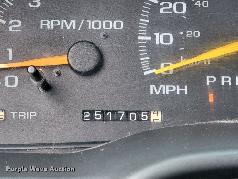 image for item LL9735 1999 Chevrolet Suburban K1500  SUV