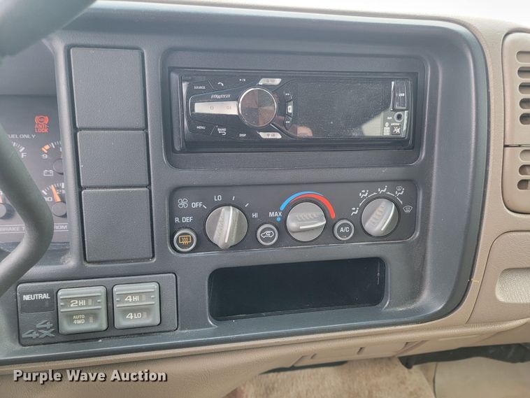 image for item LL9735 1999 Chevrolet Suburban K1500  SUV