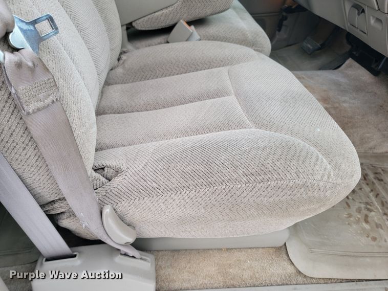 image for item LL9735 1999 Chevrolet Suburban K1500  SUV