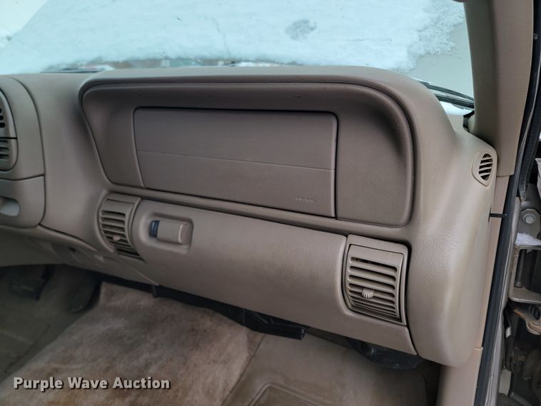 image for item LL9735 1999 Chevrolet Suburban K1500  SUV