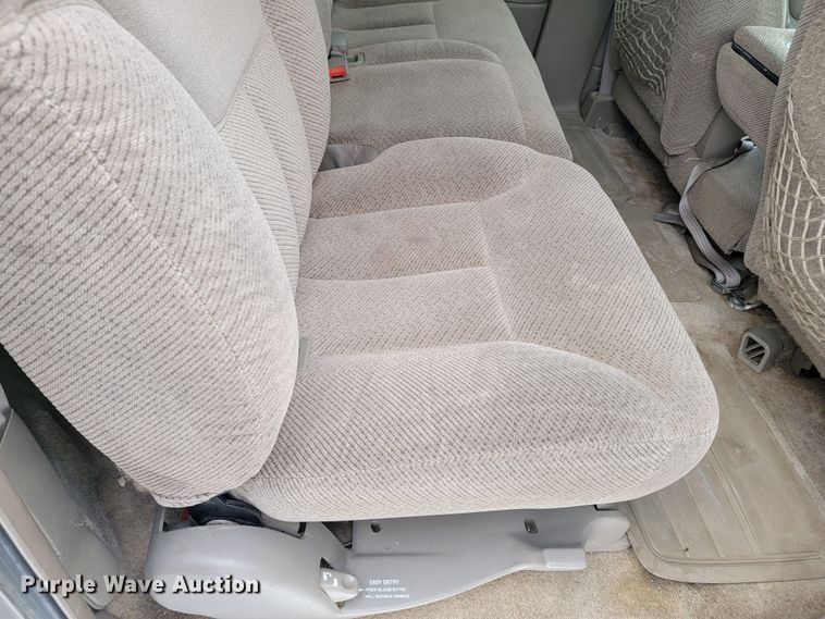 image for item LL9735 1999 Chevrolet Suburban K1500  SUV