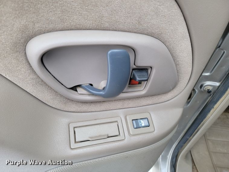 image for item LL9735 1999 Chevrolet Suburban K1500  SUV